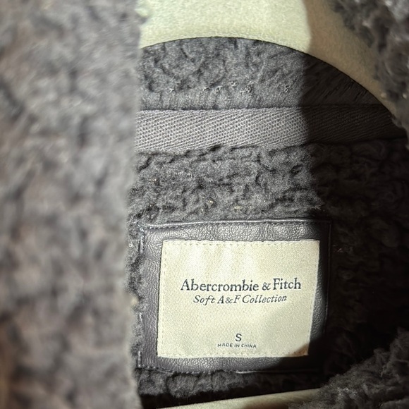 Abercrombie & Fitch Soft A&F Leather Trim Sherpa Fleece Jacket Size Small - Picture 3 of 10
